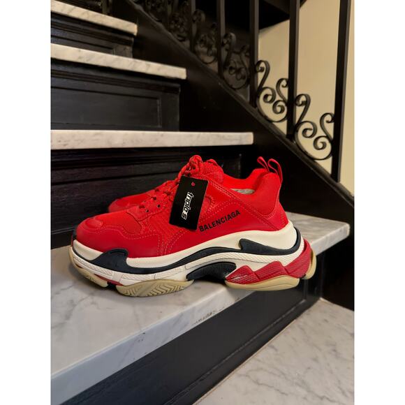 Balenciaga BNWT triple S main image 13